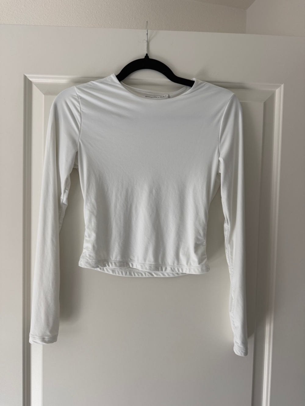 Abercrombie White Long-Sleeve Crewneck Crop Top